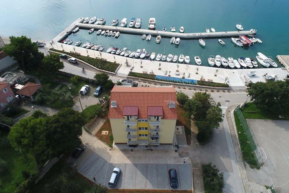 Apartment Sara - Cres Esterno foto